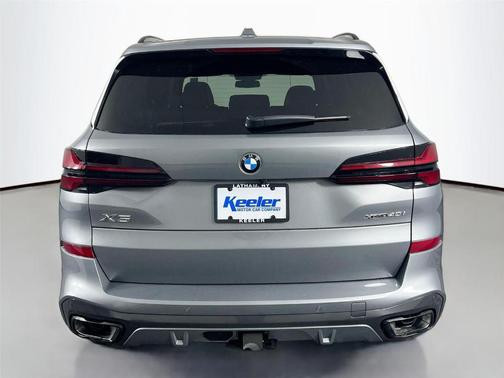 Gray Metallic 2026 BMW X5 xDrive40i