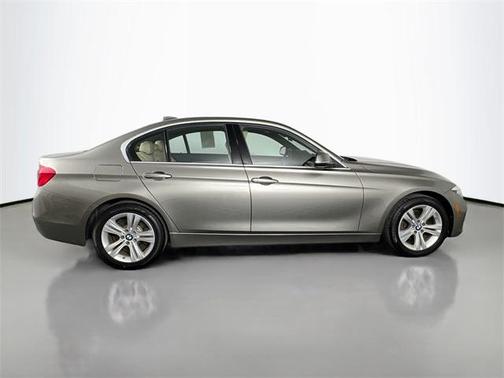 2018 BMW 330 i xDrive