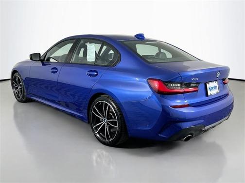 2019 BMW 330 i xDrive