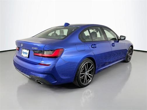 2019 BMW 330 i xDrive