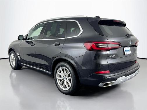 Dark Graphite Metallic 2023 BMW X5 xDrive40i