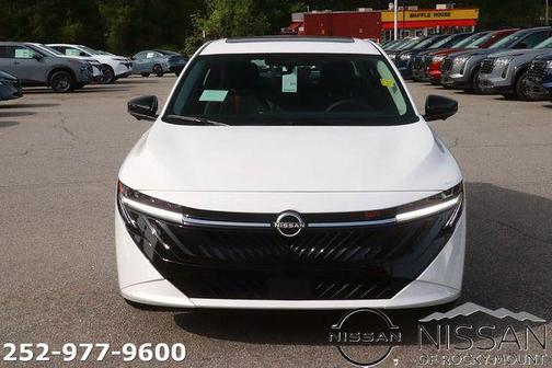 Aspen White Tricoat 2026 Nissan Sentra SR