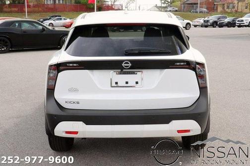 2025 Nissan Kicks SV
