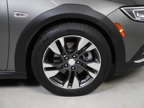 2018 Buick Regal TourX Essence