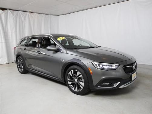 2018 Buick Regal TourX Essence