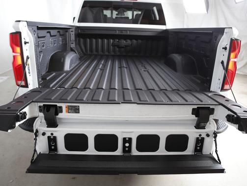 Summit White 2026 Chevrolet Silverado 3500 LT