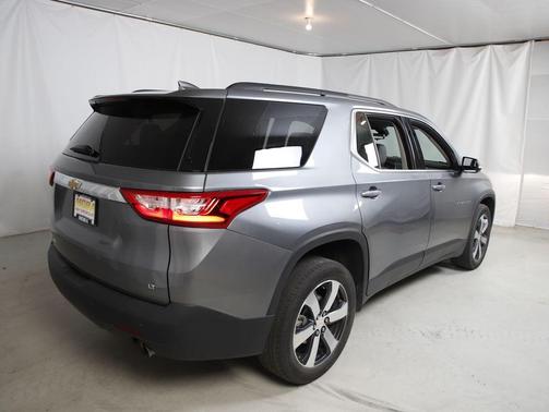 Satin Steel Metallic 2020 Chevrolet Traverse LT Leather