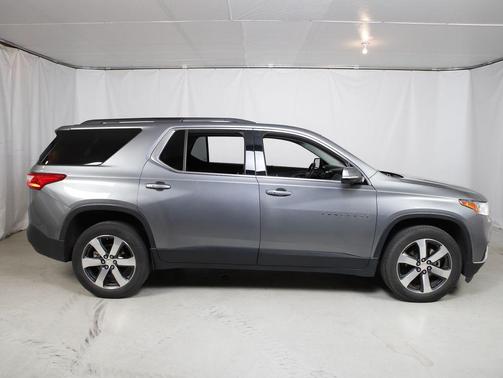 Satin Steel Metallic 2020 Chevrolet Traverse LT Leather
