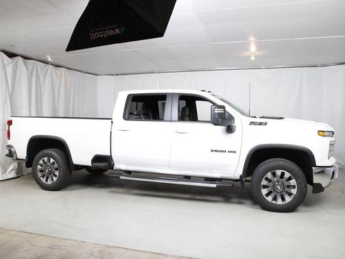 Summit White 2026 Chevrolet Silverado 3500 LT