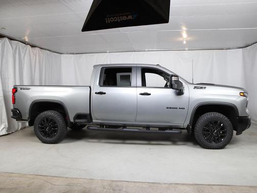 Sterling Gray Metallic 2026 Chevrolet Silverado 3500 LT