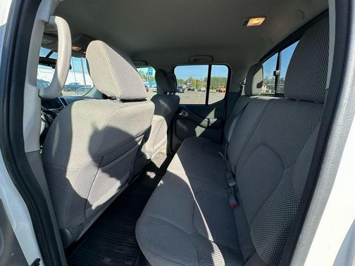 2015 Nissan Frontier SV