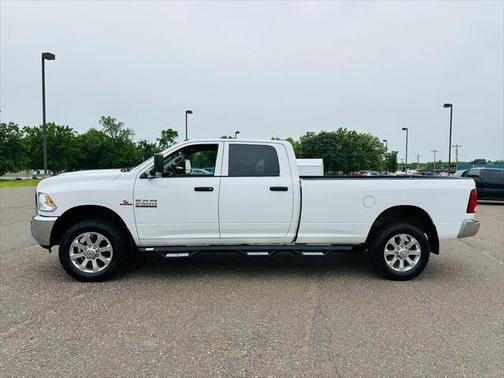 2017 RAM 2500 Tradesman Crew Cab 4x4 8' Box