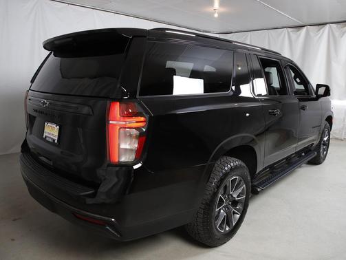 Black 2021 Chevrolet Suburban 4WD Z71