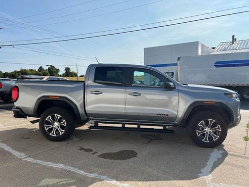 2023 GMC Canyon AT4