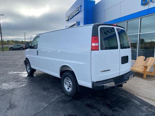 2025 Chevrolet Express 2500 RWD 2500 Regular Wheelbase WT