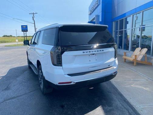2025 Chevrolet Suburban LT