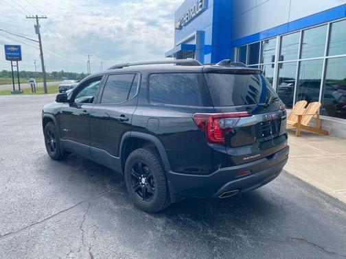 2023 GMC Acadia AWD AT4