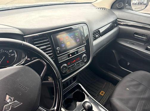 2019 Mitsubishi Outlander SE