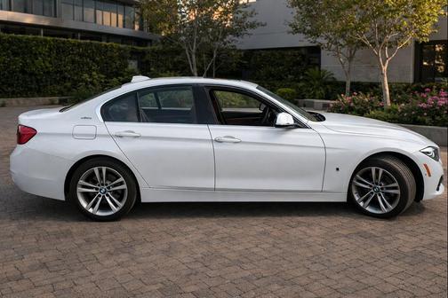 2017 BMW 330e iPerformance