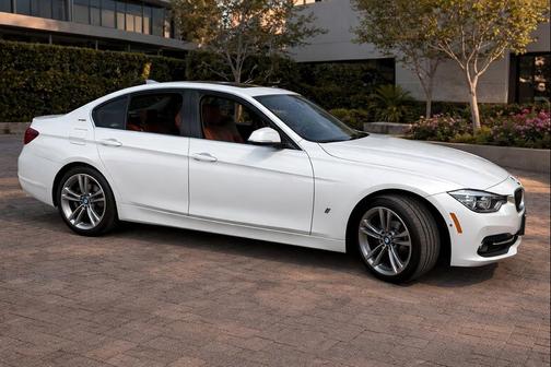 2017 BMW 330e iPerformance