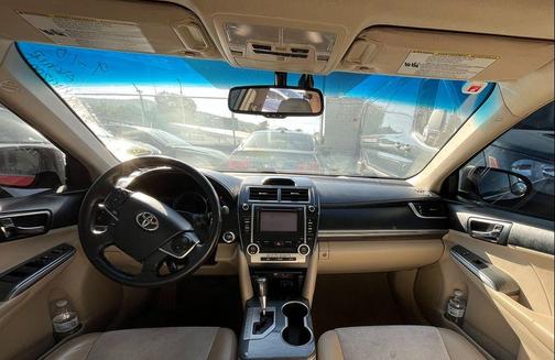 2012 Toyota Camry Hybrid XLE