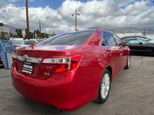 2012 Toyota Camry Hybrid XLE