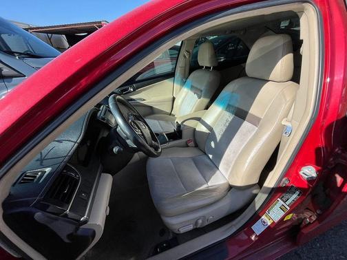 2012 Toyota Camry Hybrid XLE