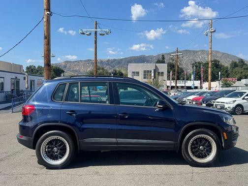 Night Blue Metallic 2016 Volkswagen Tiguan S