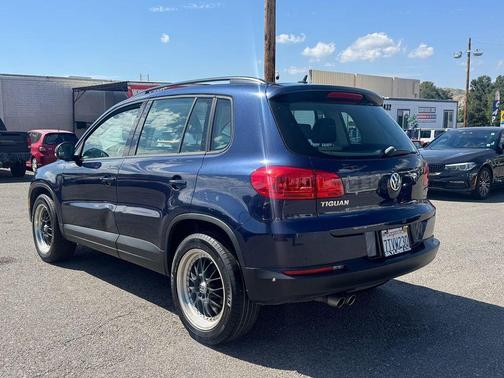 Night Blue Metallic 2016 Volkswagen Tiguan S