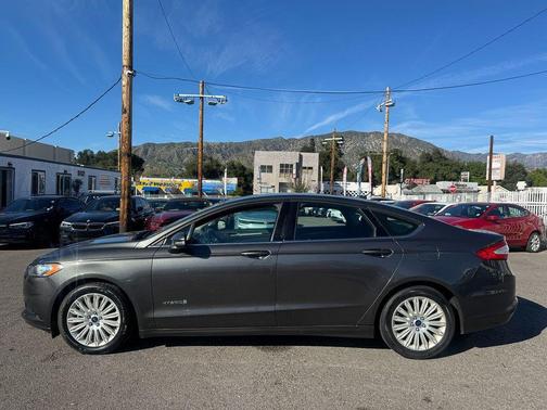 2016 Ford Fusion Hybrid SE