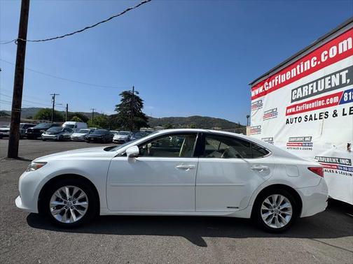 2013 Lexus ES 300h Base