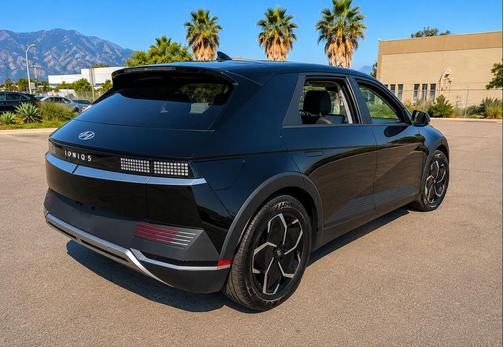Phantom Black 2022 Hyundai IONIQ 5 SE