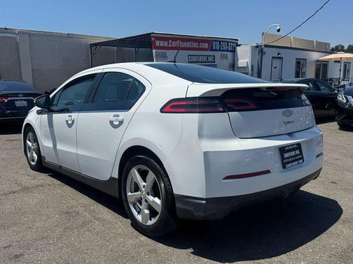 Summit White 2014 Chevrolet Volt Base