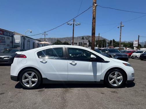 Summit White 2014 Chevrolet Volt Base