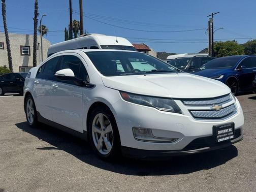 Summit White 2014 Chevrolet Volt Base