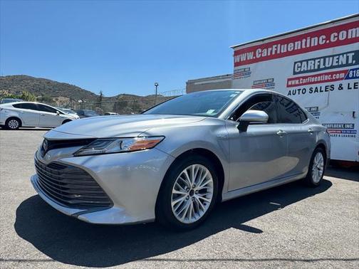 2020 Toyota Camry Hybrid XLE