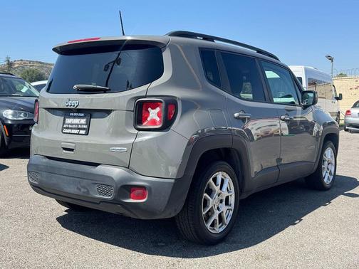 Sting-Gray Clearcoat 2019 Jeep Renegade Latitude