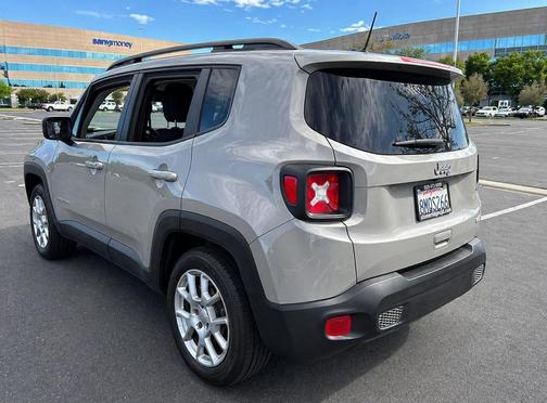 Sting-Gray Clearcoat 2019 Jeep Renegade Latitude