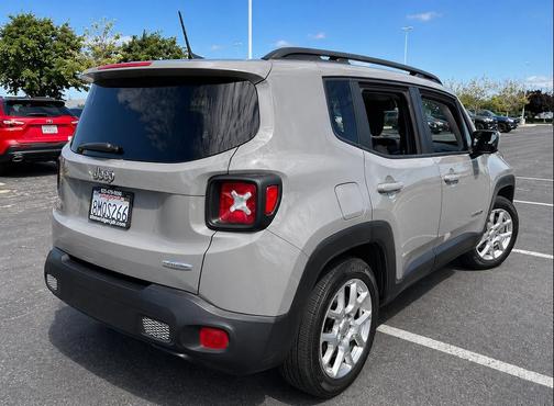 Sting-Gray Clearcoat 2019 Jeep Renegade Latitude