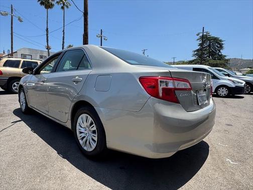 2013 Toyota Camry Hybrid LE