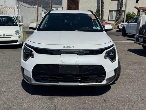 Snow White Pearl 2024 Kia Niro EV Wind