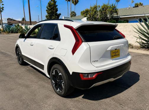 Snow White Pearl 2024 Kia Niro EV Wind