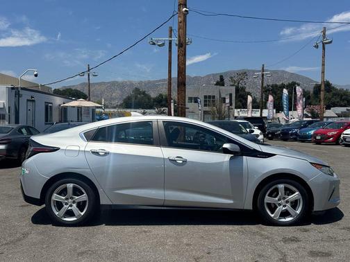Silver Ice Metallic 2017 Chevrolet Volt LT
