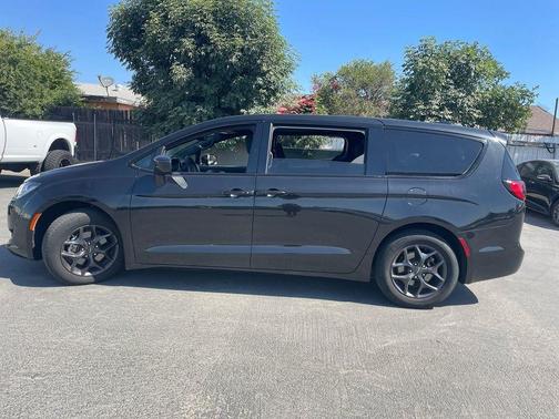 2018 Chrysler Pacifica Touring Plus