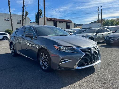 2017 Lexus ES 300h Base