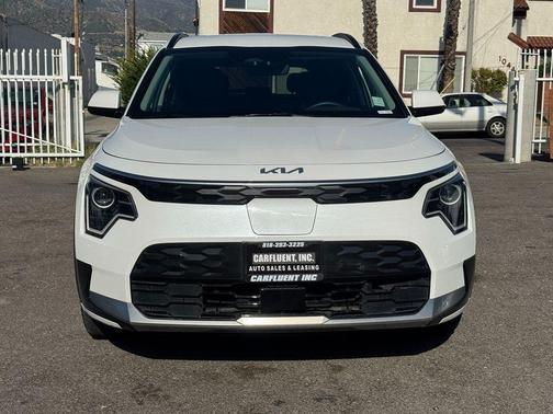 Snow White Pearl 2023 Kia Niro EV Wind