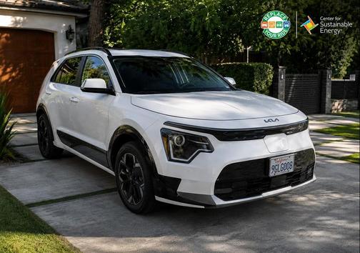 Snow White Pearl 2023 Kia Niro EV Wind