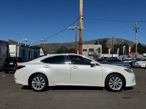 2014 Lexus ES 300h Base