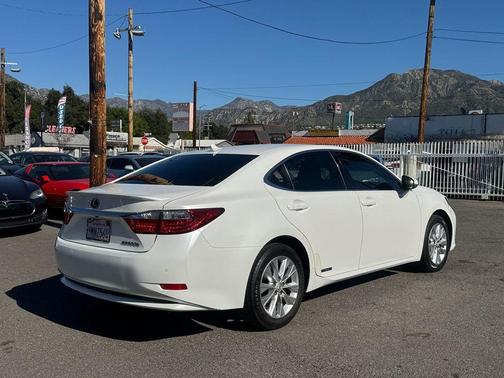 2014 Lexus ES 300h Base