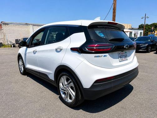 Summit White 2023 Chevrolet Bolt EV FWD 1LT